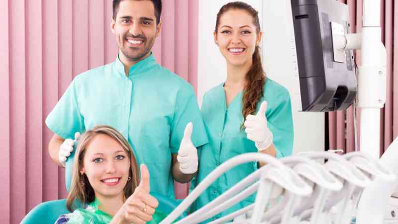 Curso : Postgrado en Higienista Dental + Titulación Universitaria